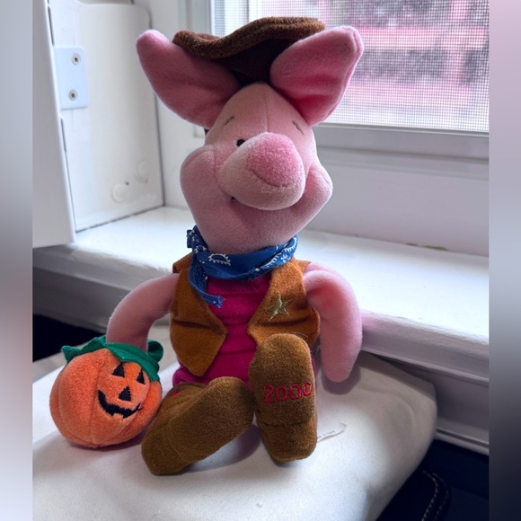 🐷🎃 Vintage Disney Cowboy Piglet Plush – Halloween 2000 Edition (8”) 🤠✨ - Picture 14 of 15